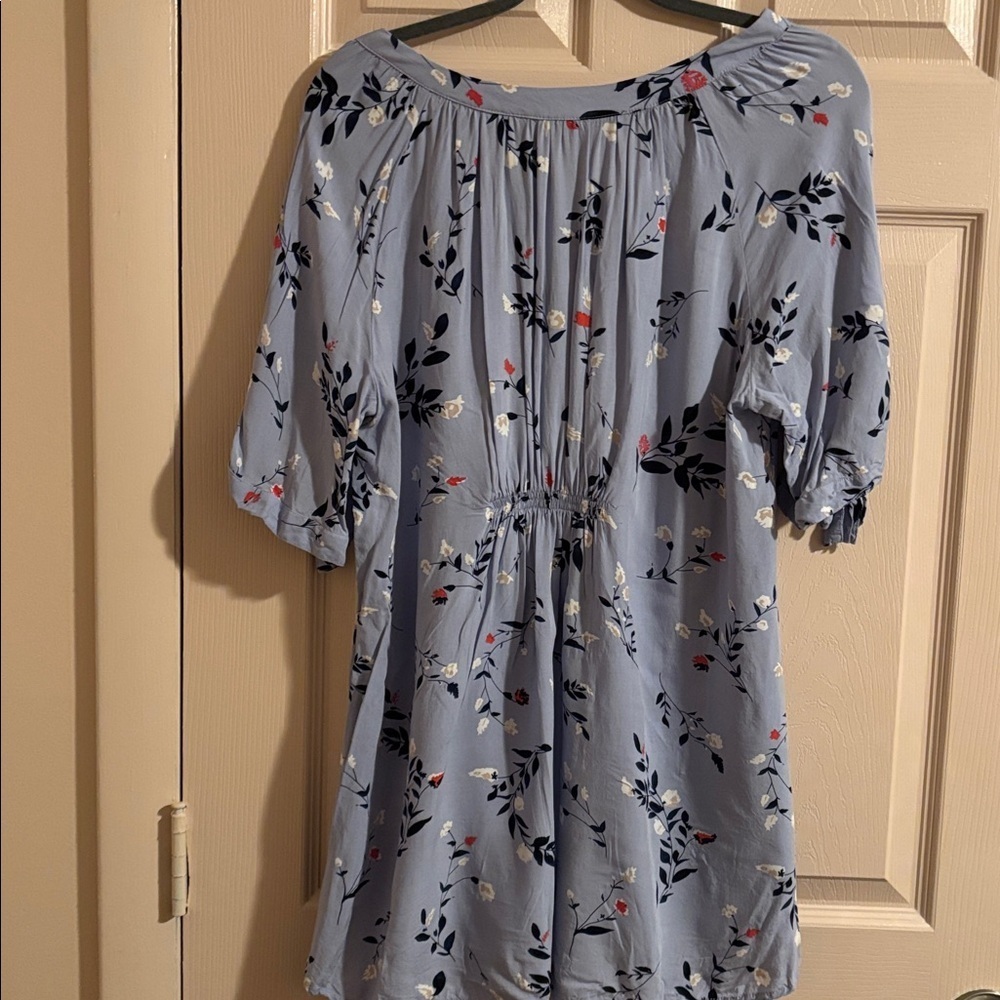 Ellis Women's Light Blue Floral Blouse - Picture 2 of 3